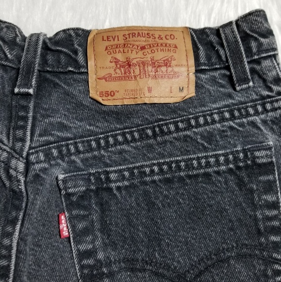 Levi's VINTAGE black 550 high waisted shorts - Picture 3 of 7